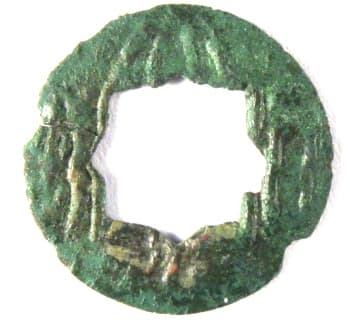 Tai ping
                                          bai qian coin with flower hole
                                          cast in Kingdom of Shu of the
                                          Three Kingdoms
