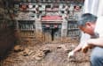 The exquisite interior paintings of the Ming Dynasty
tomb discovered in Longshan Village